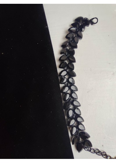 Гривна с белгийски кристали цвят черно - Black Leaves