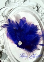 Дизайнерски ръчно изработени брошки - украса за коса с пера и кристали цвят кралско синьо Blue Bird